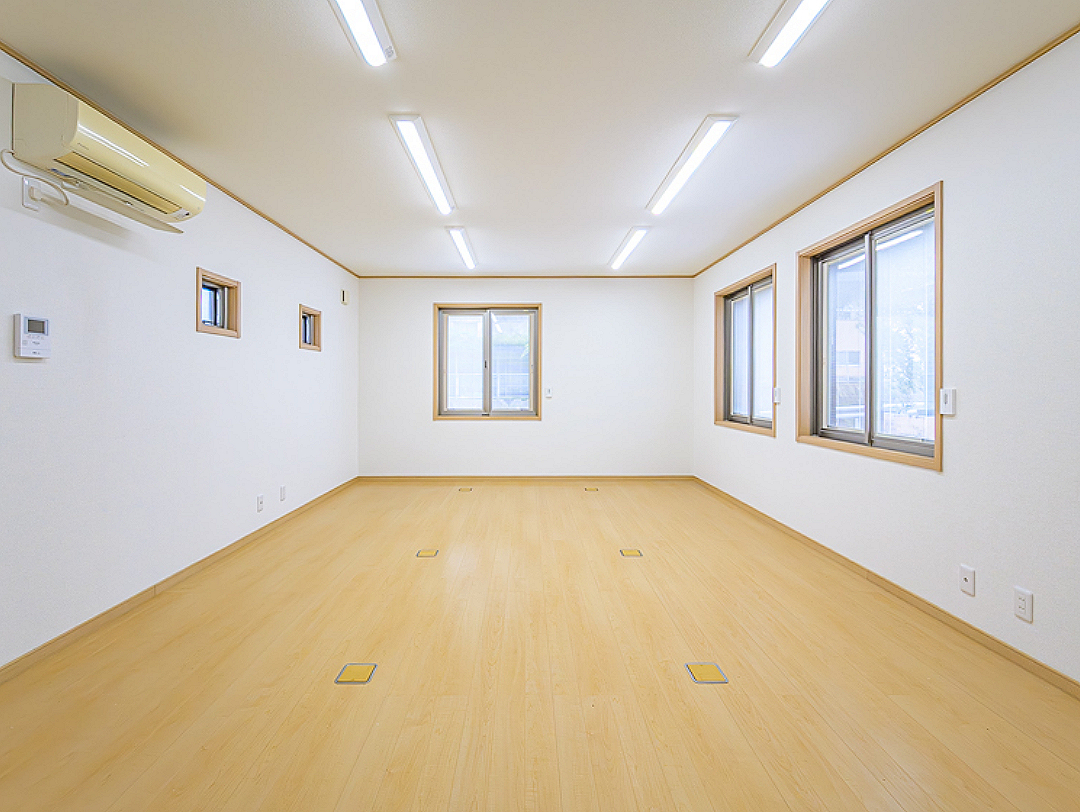 長崎市・時津・長与でワークスペース・事務所探しをするなら（株）SEIBUセイブ。三川町の中古物件のご案内です。２階建て、築浅です。